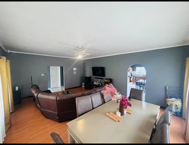 3 BEDROOM HOUSE FOR SALE IN WOODLANDS